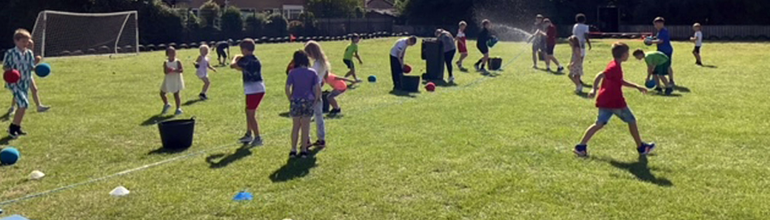 hioliday-camp-kids-playing